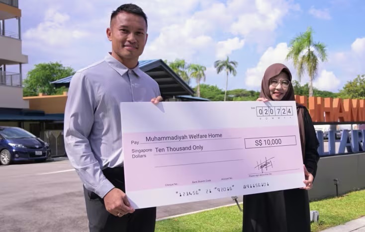 Kiper Timnas Singapura Sumbangkan Uang Rp120 Juta dari Fans China ke Muhammadiyah