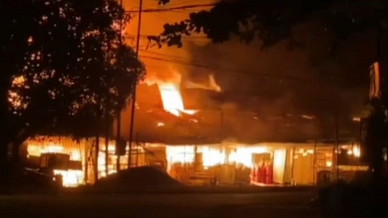 Kebakaran Hebat di Palangka Raya, 12 Unit Ruko Ludes Dilalap Kobaran Api