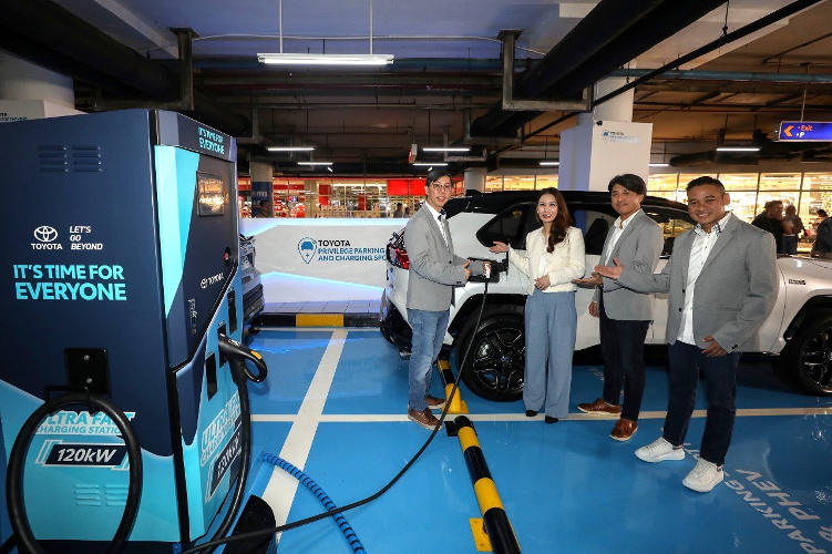 Dukung Mobilitas Pengguna BEV dan PHEV, Toyota Perluas Jaringan Charging Station