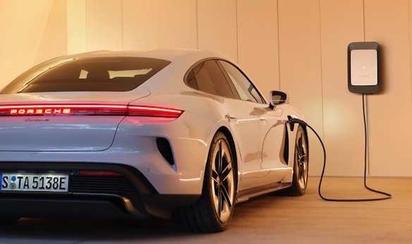 Permintaan Turun, Porsche Pangkas Produksi Mobil Listrik Taycan
