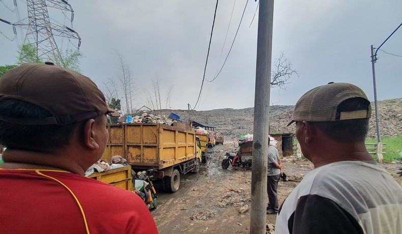 TPA Cipayung Depok Longsor, Operasional Truk Sampah Terganggu
