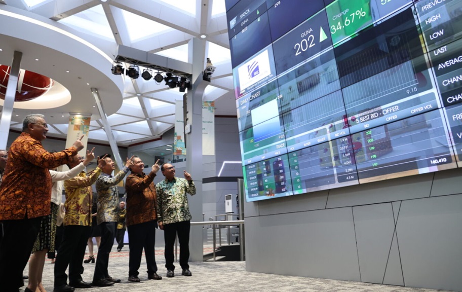 Listing di Bursa Hari Ini, Saham GUNA Melesat 34 Persen
