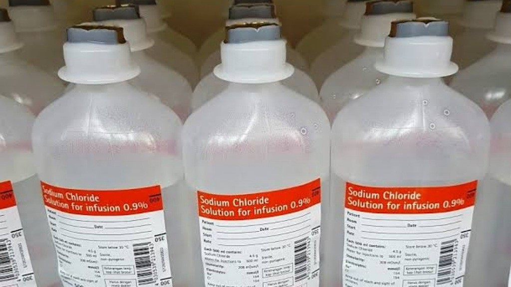 Viral Cairan Infus Dijadikan Toner Wajah, Dokter Kulit: Jangan Fomo!