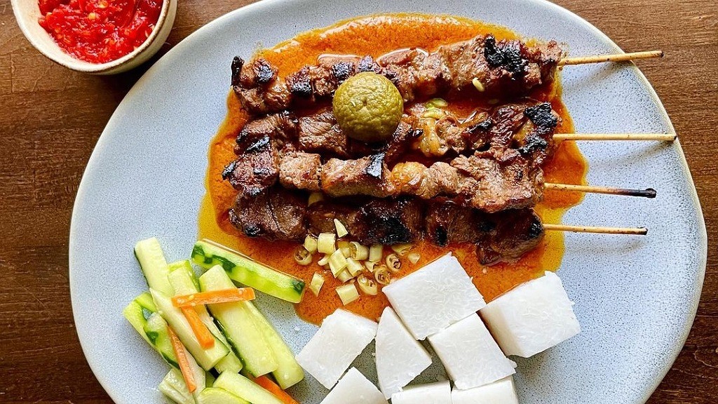 5 Tempat Makan di Lombok Harus Dikunjungi saat Liburan, Wajib Coba Sate Bulayaknya!