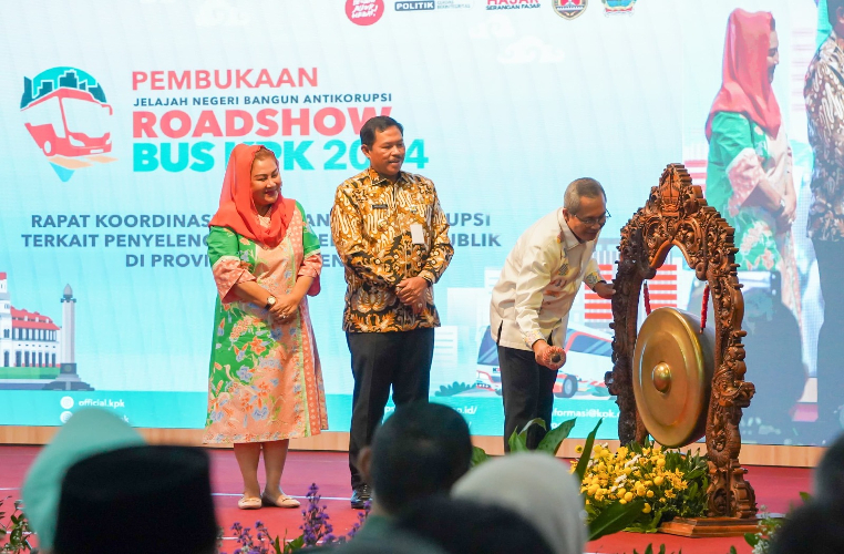 Roadshow Bus KPK Resmi Dibuka, Wali Kota Semarang Ajak Masyarakat Berantas Korupsi