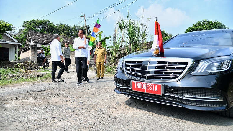 Jokowi Kembali Cek Jalan Rusak di Lampung, Sebut Banyak Lubang