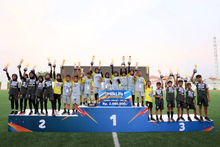 MI NU Baitul Mukminin dan SD 4 Jekulo Juara Umum Milklife Athletics Challenge 2024