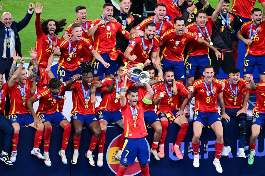 Spanyol Borong Gelar Individu Euro 2024: Rodri MVP, Lamine Yamal Pemain Muda Terbaik, Dani Olmo Top Skor