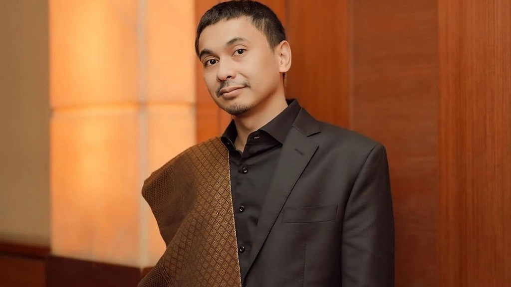 Raditya Dika Beradegan Ranjang dengan Ariel Tatum di Film Terbaru: Aman, Dapat Izin Istri 