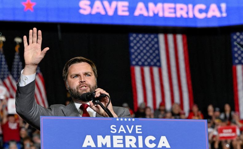 Nyeleneh! JD Vance Cawapres AS Pilihan Trump Sebut Inggris Negara Islam Pemilik Nuklir