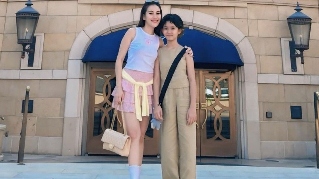 Usai Batal Nikah Ayu Ting Ting Liburan ke Amerika, Tas Seharga Rp200 Juta Jadi Sorotan