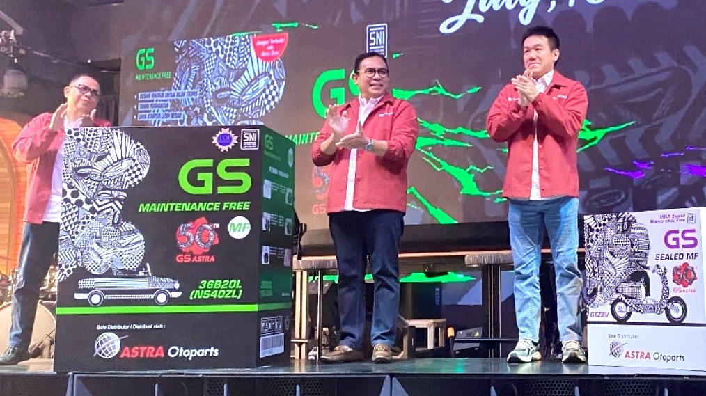 Pakai Baterai, Apakah Mobil Listrik Masih Butuh Aki?