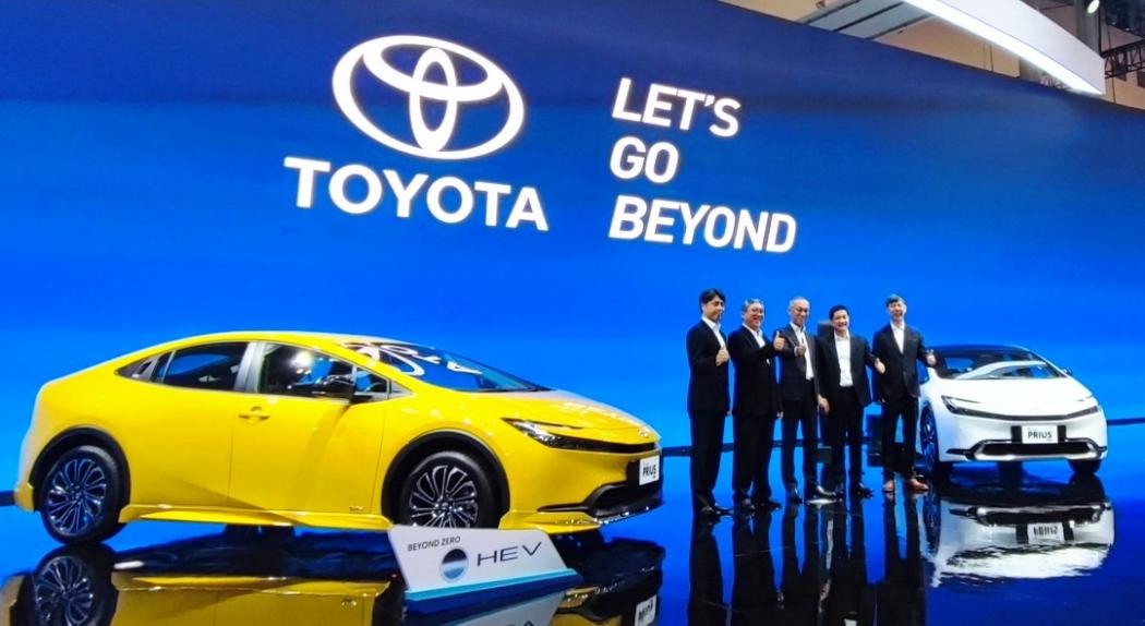 Toyota Luncurkan Prius HEV dan PHEV Terbaru di GIIAS 2024
