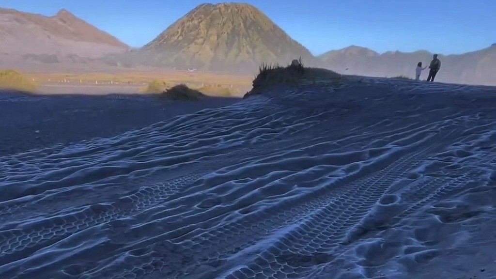 Pesona Salju di Gunung Bromo Jadi Daya Tarik Wisatawan, 2 Hari Capai 5.200 Pengunjung