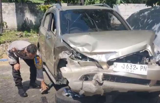 Kecelakaan Beruntun 6 Kendaraan di Gresik, 1 Tewas 4 Luka-Luka