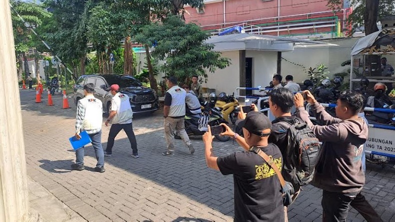 Tak Hanya Kantor, KPK Juga Geledah Rumah Wali Kota Semarang 