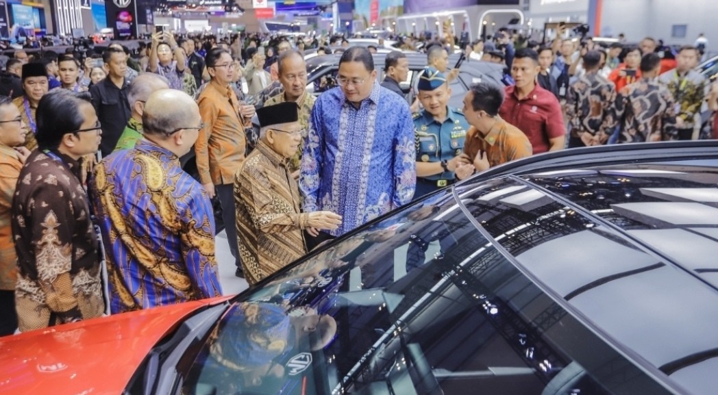 Kunjungi Booth Hyundai di GIIAS 2024, Wapres Ma'ruf Amin Terpikat Kona Electric
