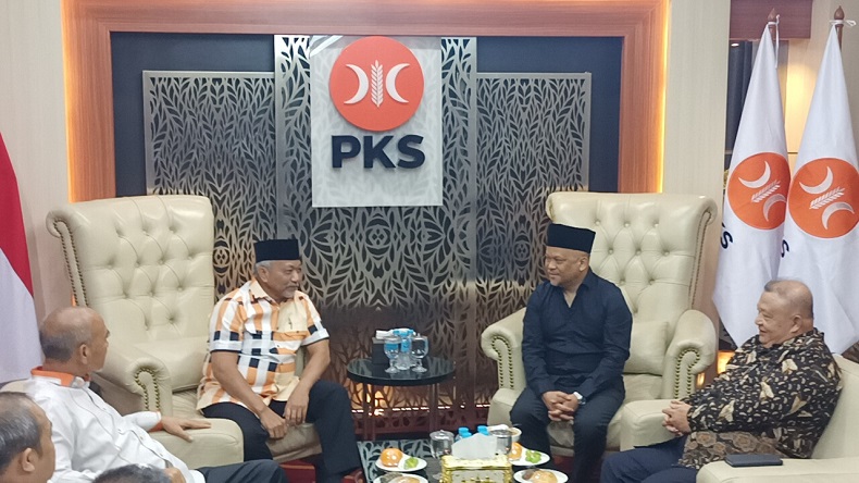 Jajaki Koalisi di Pilgub Jabar, Ilham Habibie Sambangi DPP PKS