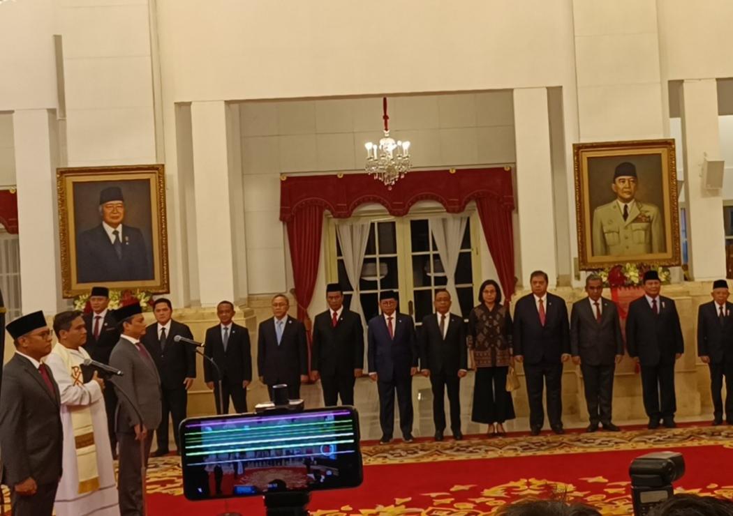 Jokowi Resmi Angkat Yuliot Tanjung jadi Wakil Menteri Investasi