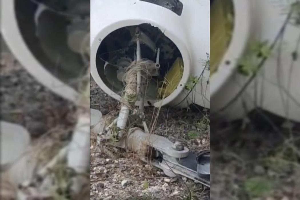 Penampakan Baling-baling Helikopter Jatuh di Bali Terlilit Tali Layangan