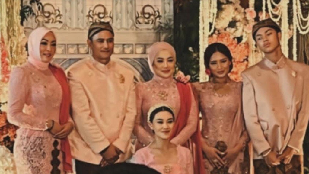 Tangis Angelina Sondakh Pecah saat Momen Pengajian Aaliyah Massaid dan Thariq Halilintar