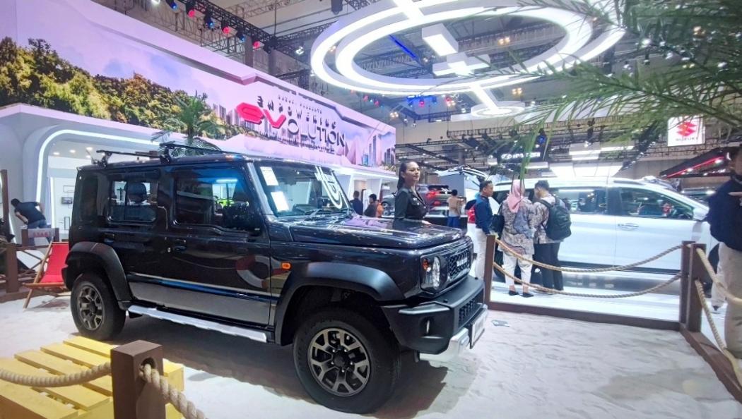 Mengintip Booth Suzuki, Pengunjung Bisa Test Drive Mobil Hybrid hingga SUV Legendaris Jimny