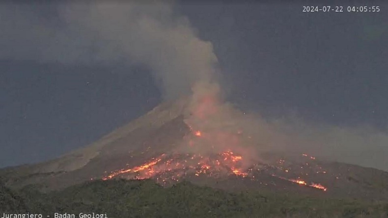 Gunung Merapi Kembali Erupsi, Muntahkan 60 Kali Guguran Lava Pijar ke Kali bebeng
