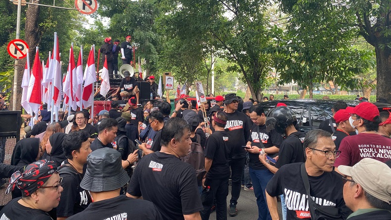 Massa Aksi Kudatuli Berdemo di Depan Kantor Komnas HAM