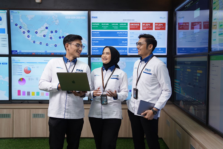 Direktur PNM Imbau Nasabah Mekaar Pahami Risiko Investasi dan Jauhi Pinjol Ilegal