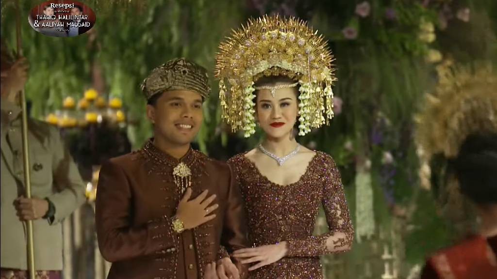 Potret Cantik Aaliyah Massaid di Resepsi Pernikahan, Pakai Suntiang nan Megah!