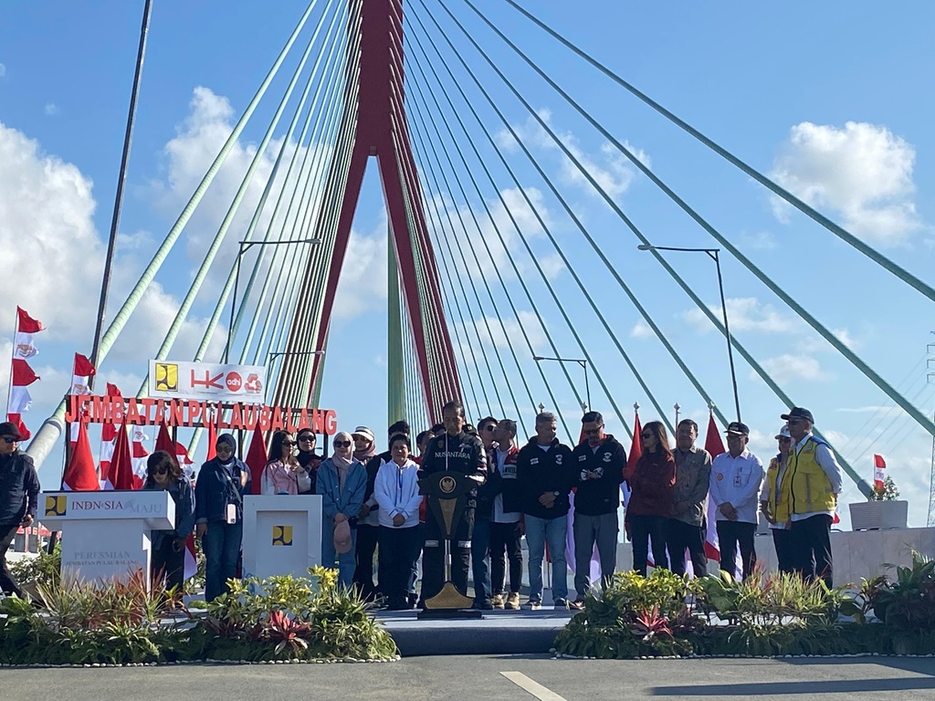 Hubungkan IKN-Balikpapan, Jokowi Resmikan Jembatan Pulau Balang Senilai Rp1,43 Triliun 