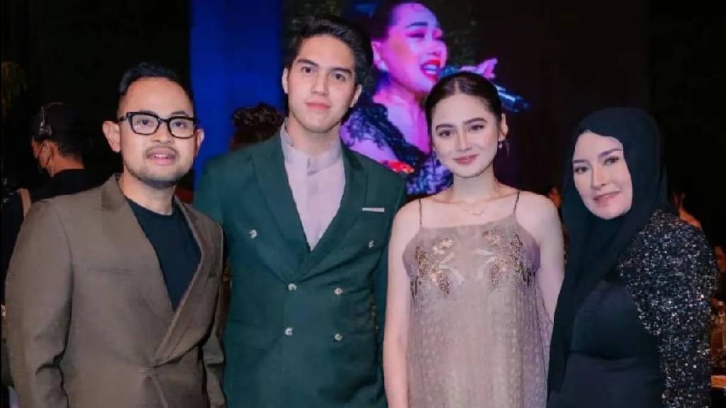 Syifa Hadju dan El Rumi Terciduk Jalan Bareng, Hubungan Makin Serius? 