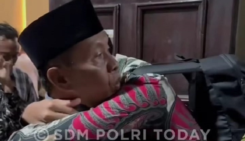 Tangis Haru Sang Ayah Peluk Anaknya yang Lolos Akpol 2024: Jangan Cengeng Jadi Calon Pemimpin