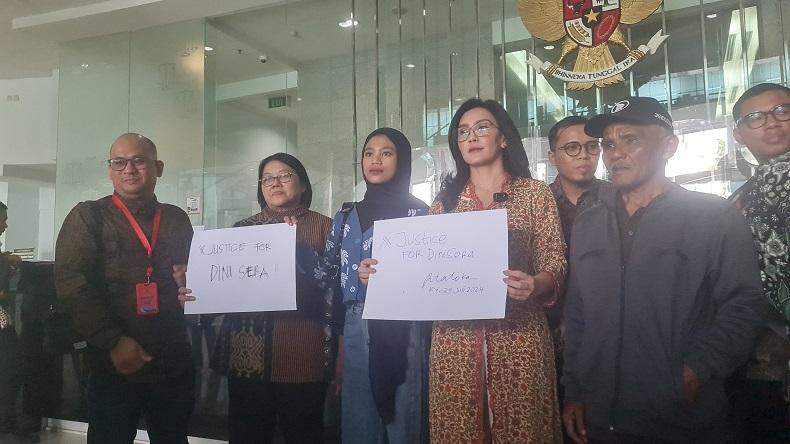 Keluarga Dini Sera Minta 3 Hakim yang Vonis Bebas Ronald Tannur Dipecat