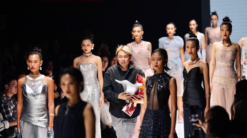 Megahnya Kerajaan Sriwijaya Tertuang dalam Koleksi Ernesto Abram di JF3 2024 