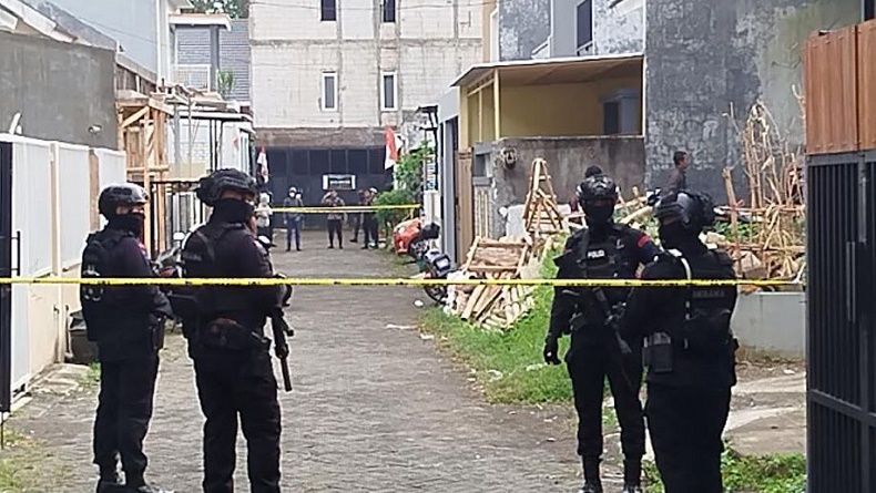 Tersangka Teroris di Batu Jatim Ternyata Berbaiat ke ISIS lewat Media Sosial