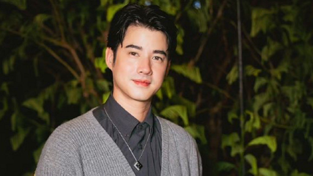 Tiba di Jakarta, Intip Gaya Keren Aktor Thailand Mario Maurer 