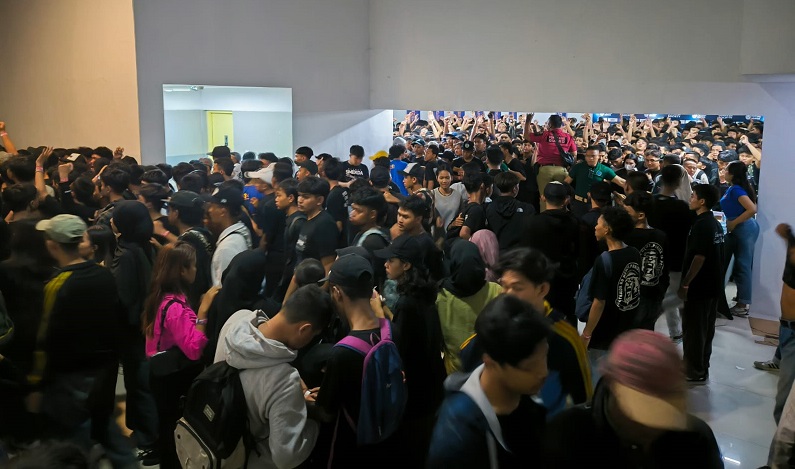 Suporter Padati Hari Terakhir Futsal Series Surabaya