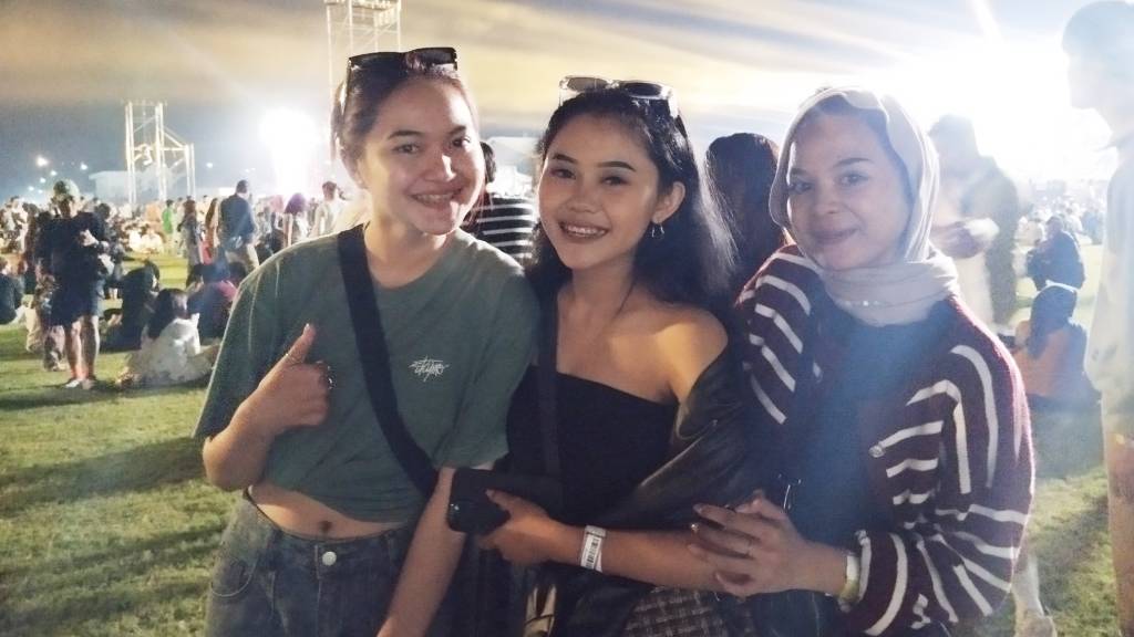 Penonton Puas Nonton Konser Plus Lihat View Indah di LMAC Super Hitz Fest 2024