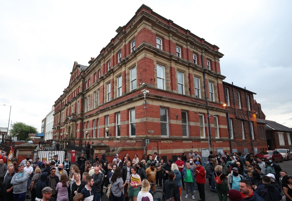 Inggris Rusuh gara-gara Demo Anti-Muslim, PM Keir Starmer Gelar Rapat Darurat
