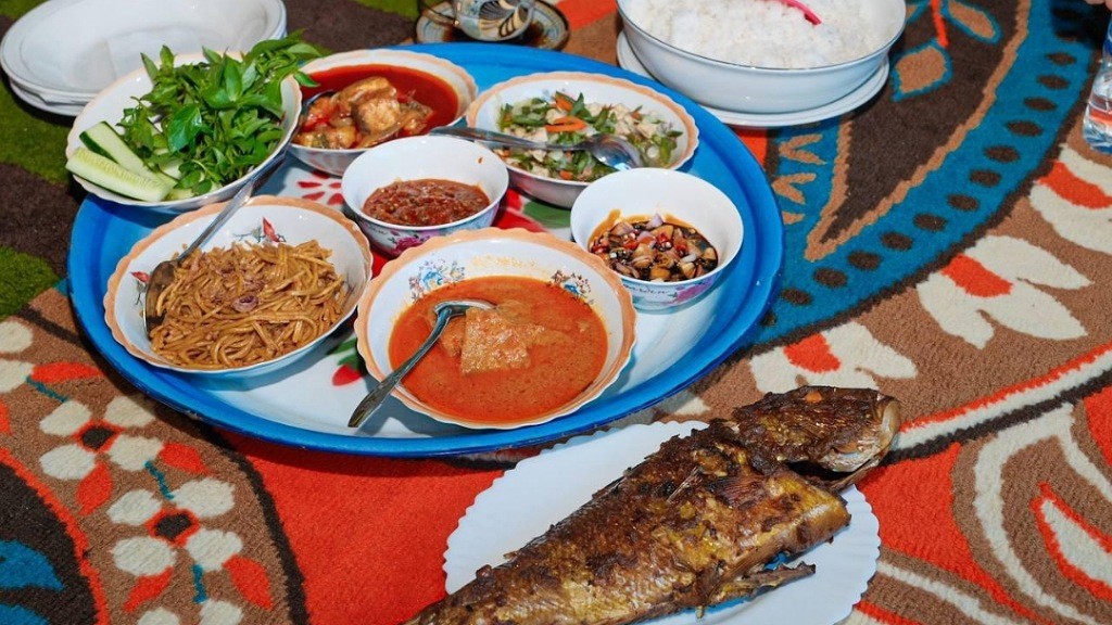 Jelajahi Desa di Natuna, Menikmati Makan Bedulang Suasananya seperti di Kampung Halaman