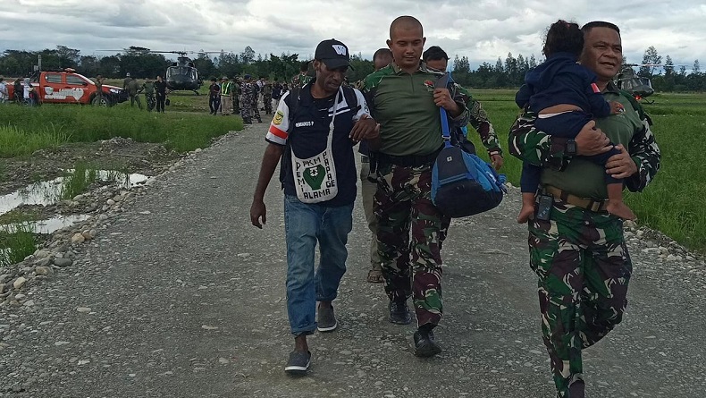 13 Warga Saksi Kekejaman KKB Pembunuh Pilot Selandia Baru di Distrik Alama Dievakuasi ke Timika