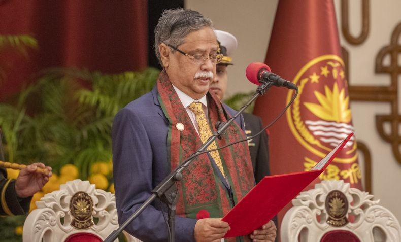 Presiden Bangladesh Bubarkan Parlemen Setelah Pengunduran Diri PM Sheikh Hasina