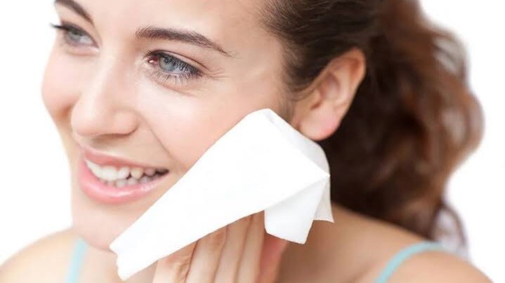Waspada! Hapus Makeup Pakai Tisu Basah Bisa Picu Alergi Kulit   