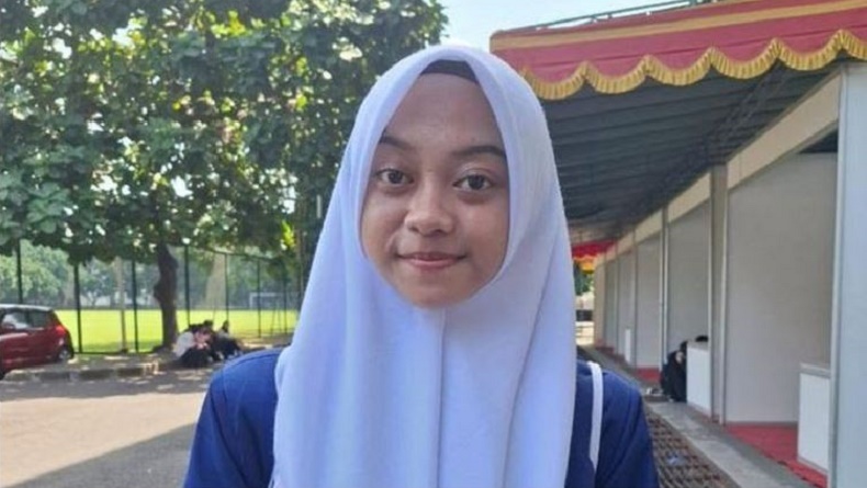Hebat! Novi Putri Jadi Mahasiswa Termuda UNY Berusia 15 Tahun
