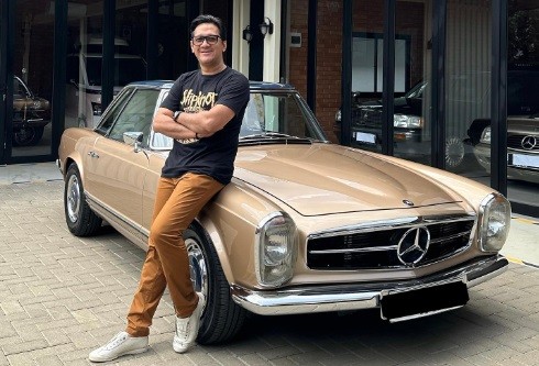 Di Tengah Proses Cerai, Intip Garasi Andre Taulany Penuh Koleksi Mobil Klasik