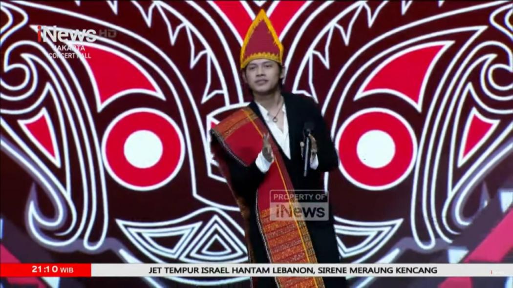 Batak Pride! Rony Parulian Menari Tortor di Ajang PEMIMPIN DAERAH AWARDS 2024