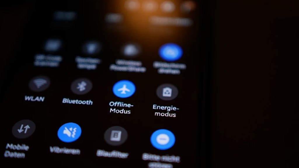 Mitos atau Fakta, Mengaktifkan Airplane Mode Bisa Bantu Hemat Baterai Smartphone?