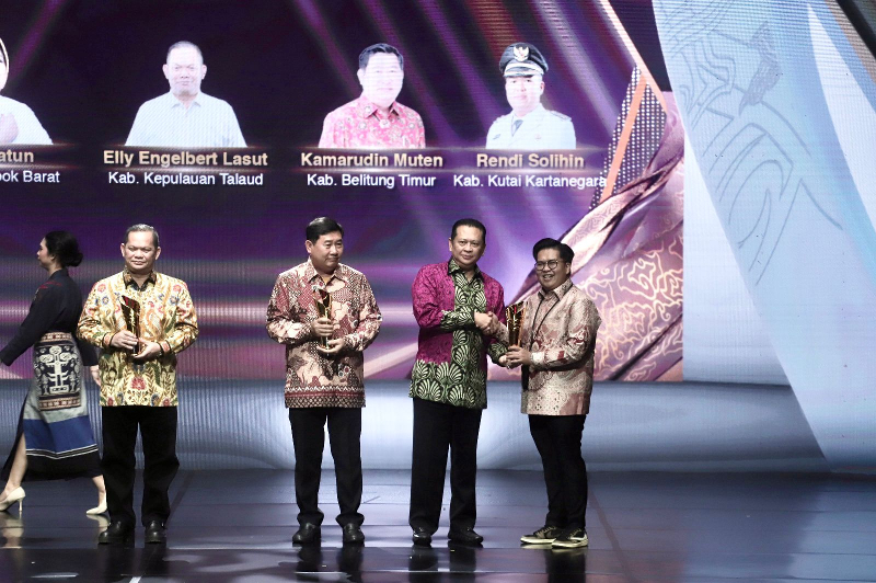 Program UMKM Tukar Kredit Idaman Sukses, Wakil Bupati Kutai Kartanegara Raih PDA 2024