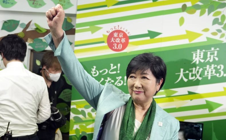 Gubernur Tokyo Yuriko Koike Patah Tulang saat Main Baseball